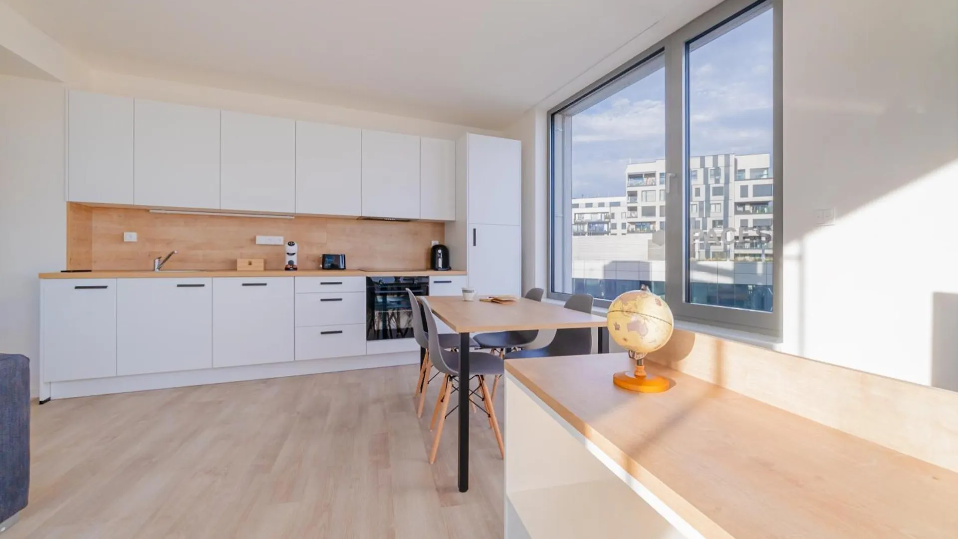 Mymozart Residence By Rentez Prag Apartment