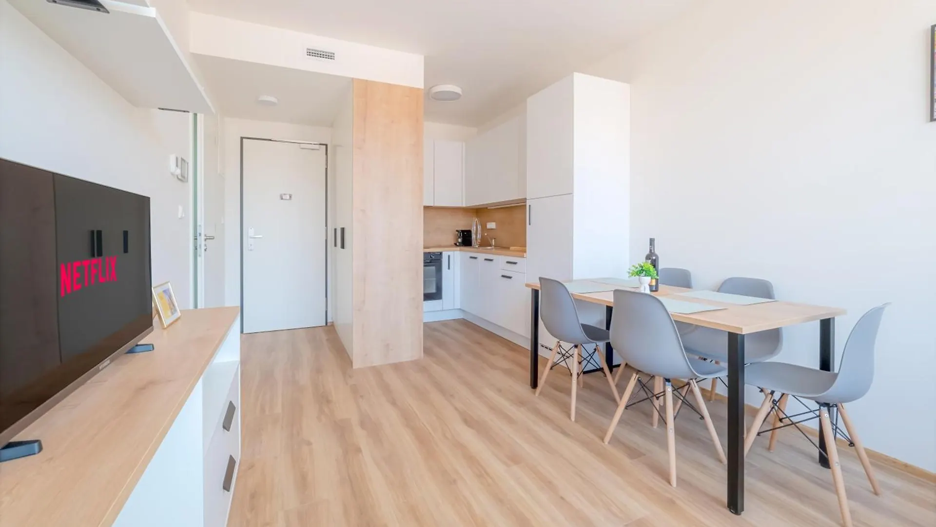 Apartment Mymozart Residence By Rentez Prague