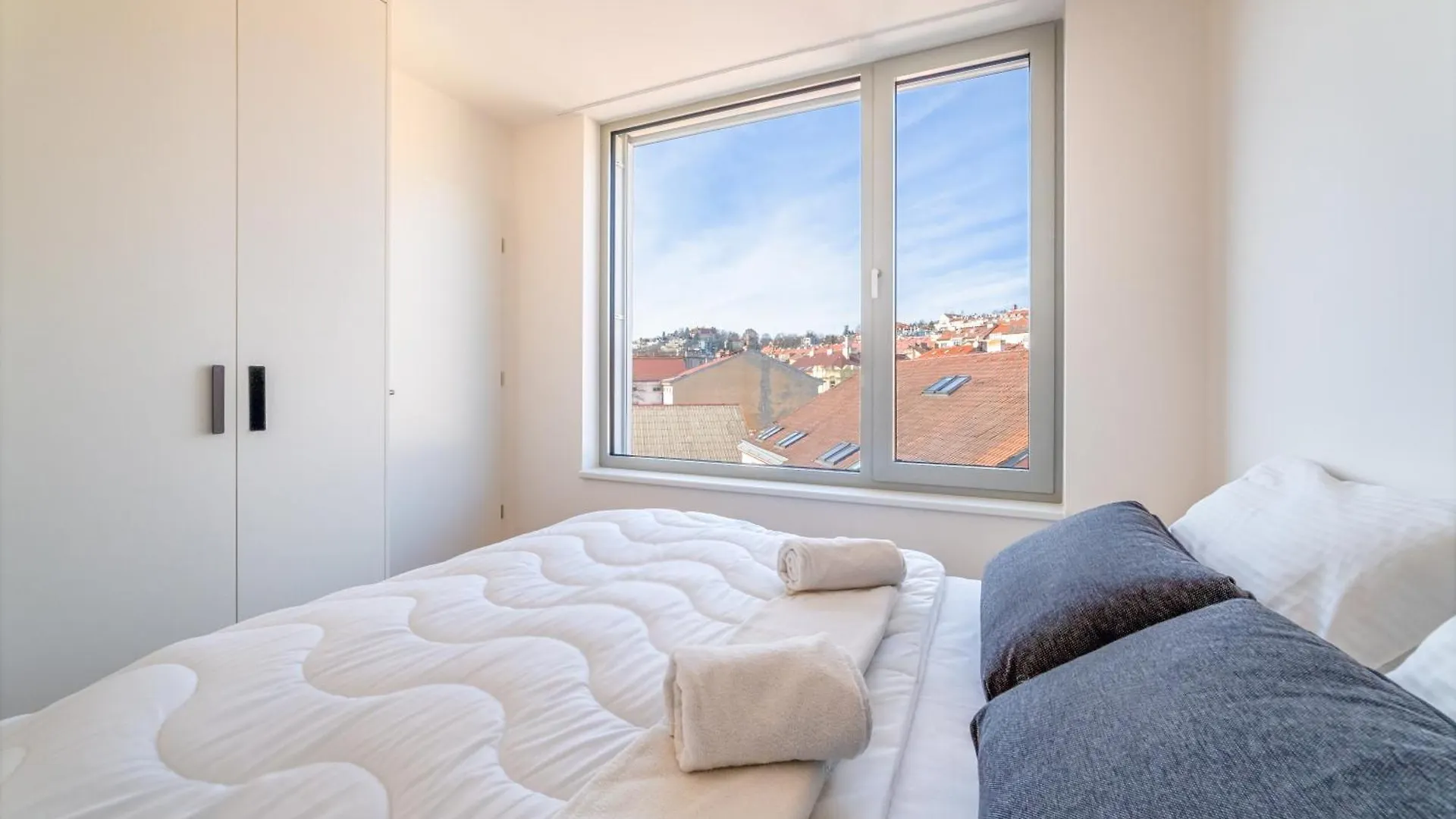 Apartment Mymozart Residence By Rentez Prague